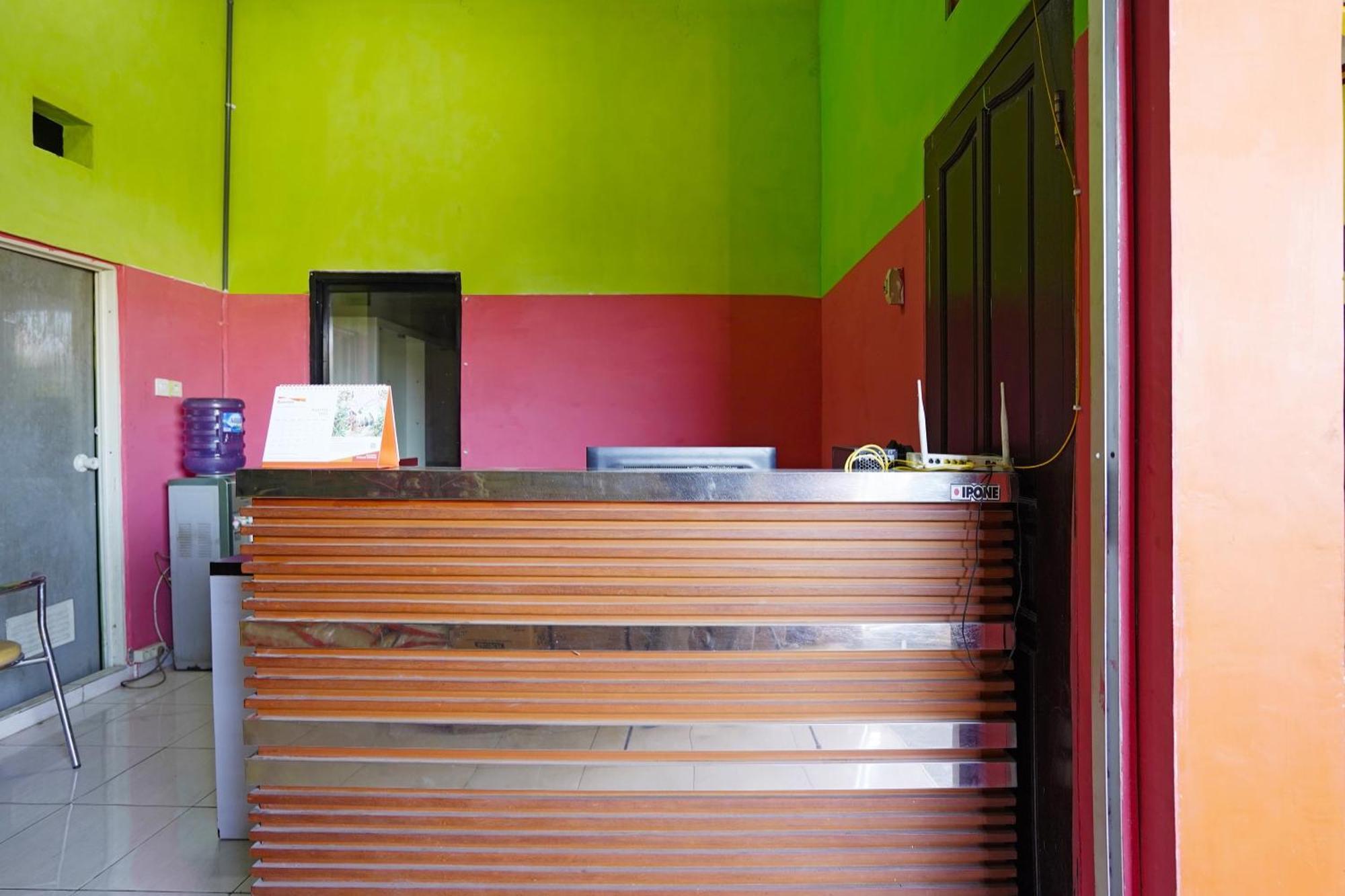 Oyo 91583 D'Cost Green Syariah Brebek ภายนอก รูปภาพ