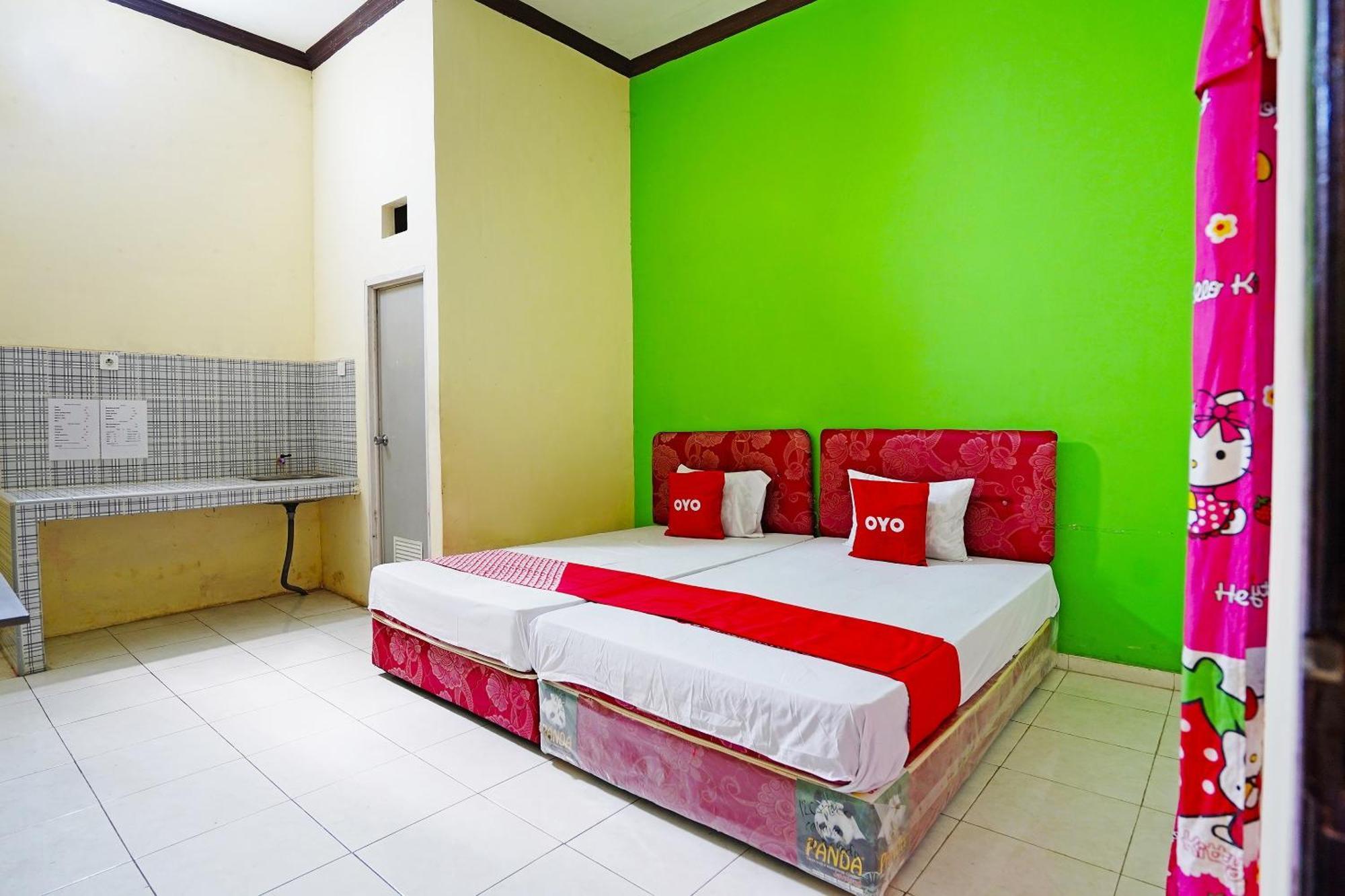 Oyo 91583 D'Cost Green Syariah Brebek ภายนอก รูปภาพ