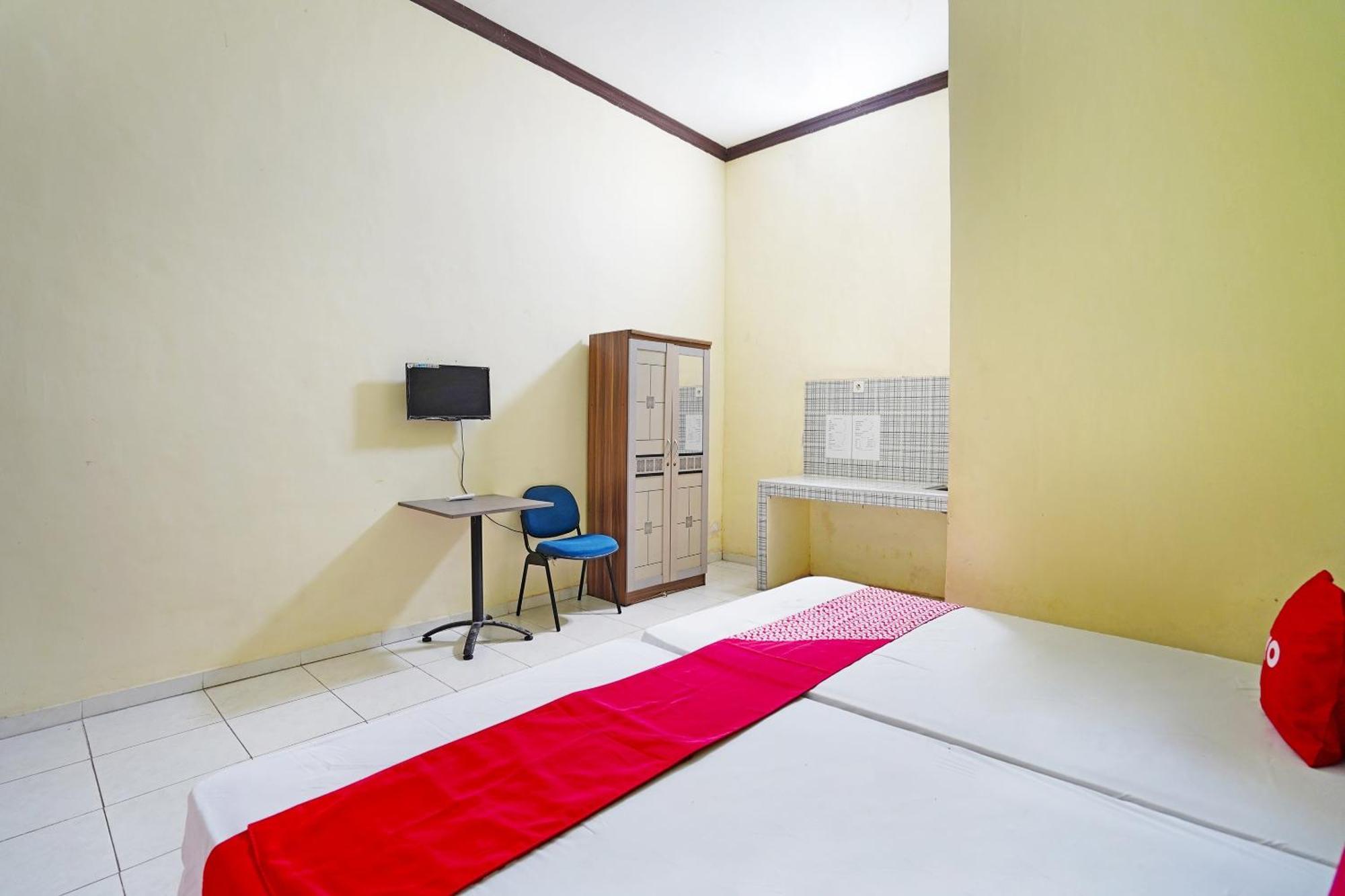 Oyo 91583 D'Cost Green Syariah Brebek ภายนอก รูปภาพ