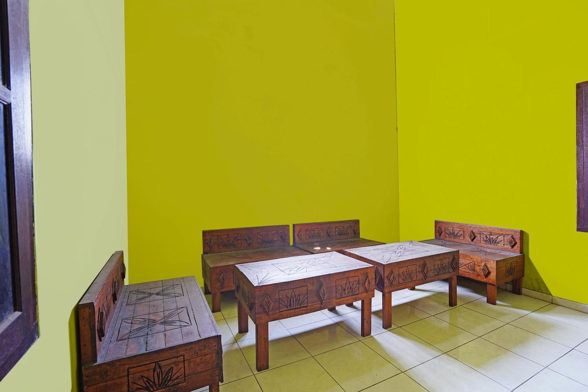 Oyo 91583 D'Cost Green Syariah Brebek ภายนอก รูปภาพ