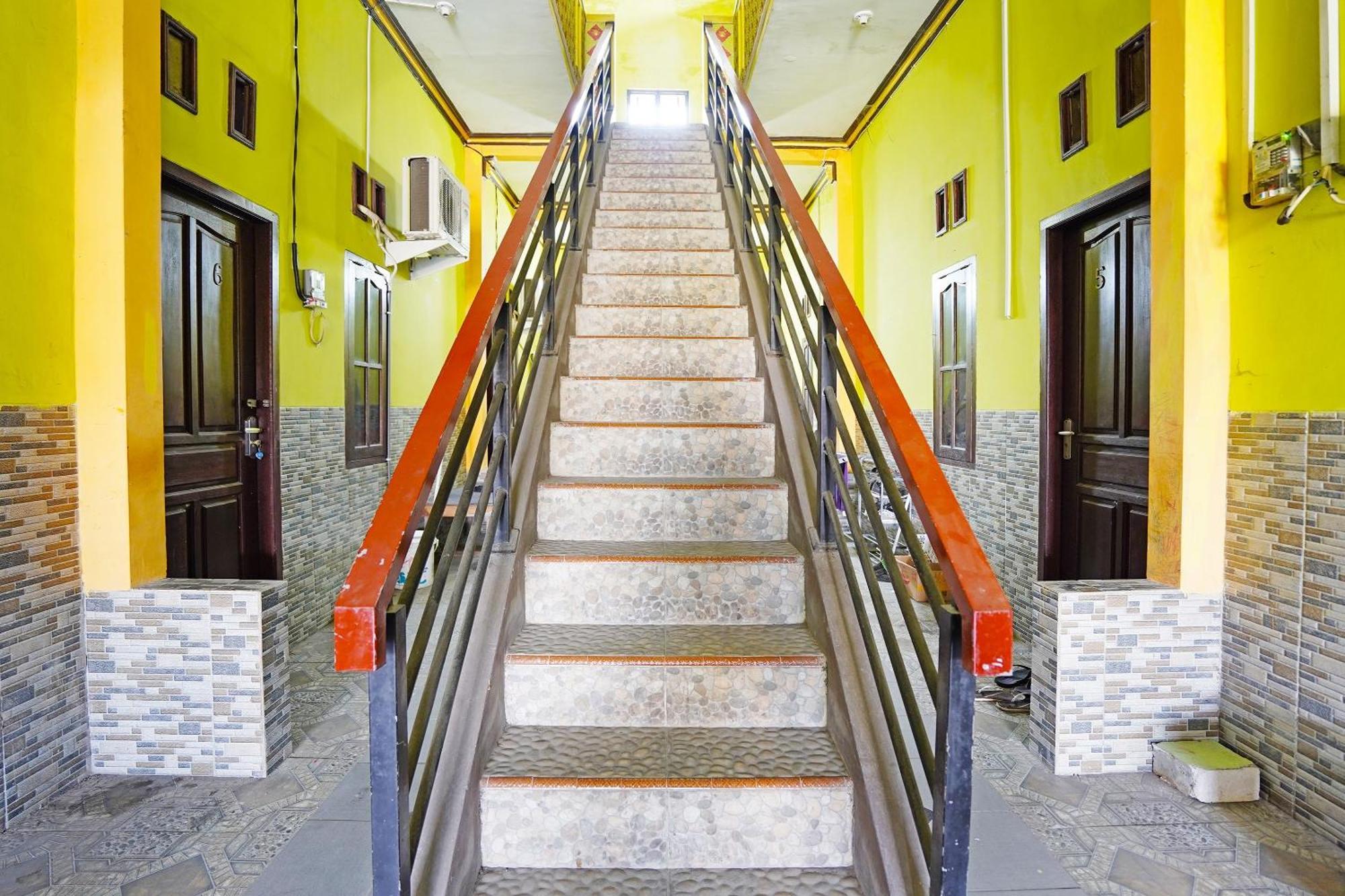 Oyo 91583 D'Cost Green Syariah สุราบายา ภายนอก รูปภาพ